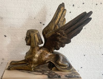 Mensola del camino in marmo e bronzo dorato del XX secolo