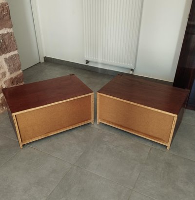 Ensemble de deux chevets, paire de tables de nuit,meuble modulable en table basse, enfilade, commode