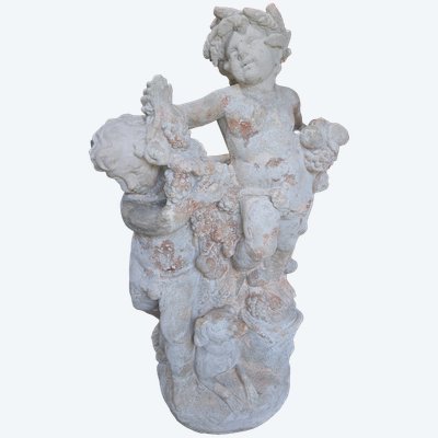Importante scultura da giardino con putti e ghirlande – Pietra ricostituita – metà del XX secolo
