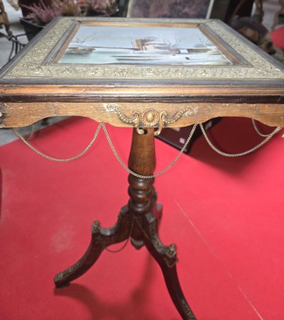 Table guéridon Napoléon III à plateau peint sur porcelaine