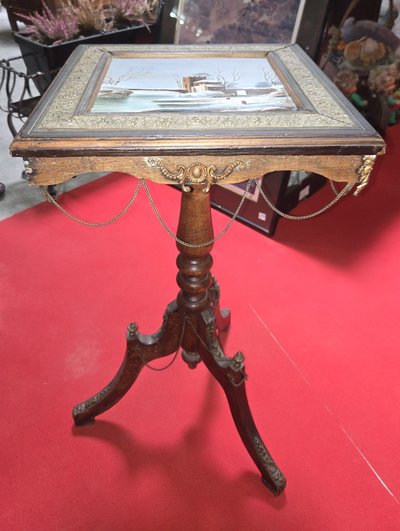 Table guéridon Napoléon III à plateau peint sur porcelaine