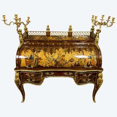 Bureau à cylindre de centre marqueté et richement orné de bronzes – Style Louis XV