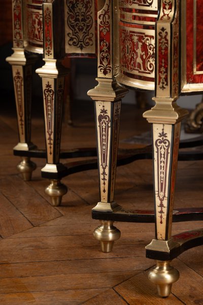 Scrivania Mazarin con intarsi Boulle