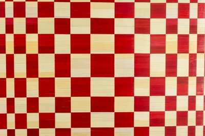Coppia di pannelli intarsiati in paglia rossa e oro. Stile contemporaneo. LS6823814/2
