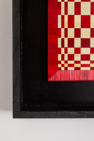 Coppia di pannelli intarsiati in paglia rossa e oro. Stile contemporaneo. LS6823814/2