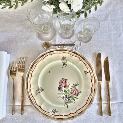 Complete table for 10 people