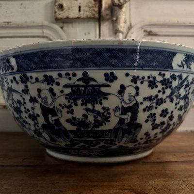 Large blue Chinese porcelain bowl with dragon decoration, 18th century