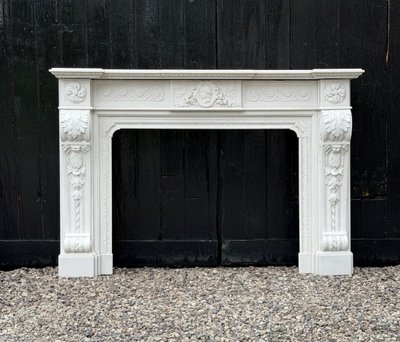 Kamin im Stil Napoleons III. aus weißem Statuenmarmor, um 1880