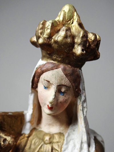 Statue religieuse Notre-Dame des Victoires en plâtre polychrome, début XXe