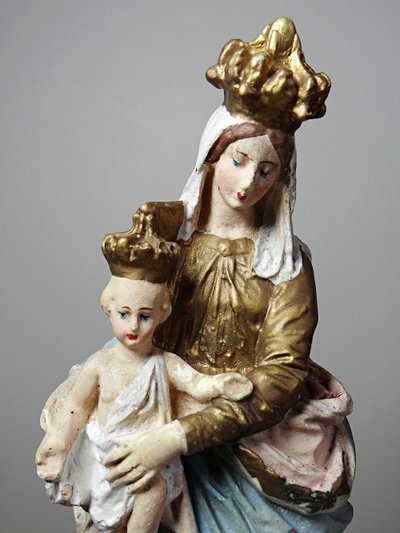 Statue religieuse Notre-Dame des Victoires en plâtre polychrome, début XXe