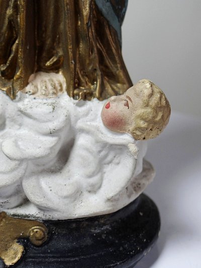 Statue religieuse Notre-Dame des Victoires en plâtre polychrome, début XXe