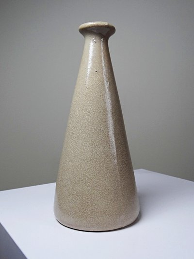 Vase conique Art Déco en faïence craquelée beige, vers 1930-1950