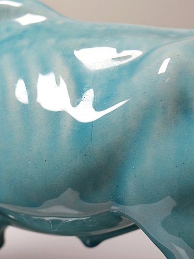 Bison Zsolnay en faïence émaillée turquoise, Hongrie, XXe siècle années 40-50