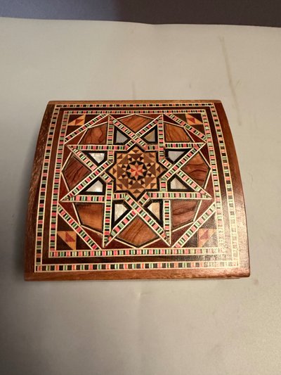 Syrian box in marquetry and mother-of-pearl