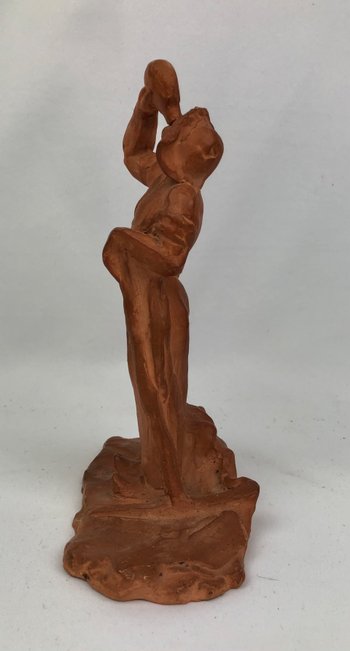 Scultura in terracotta "Pastore basco".