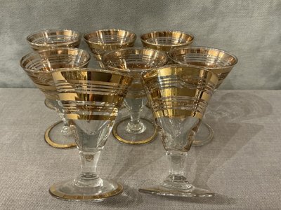 Set di 8 bicchieri da Porto in vetro con finiture dorate, circa 1930.