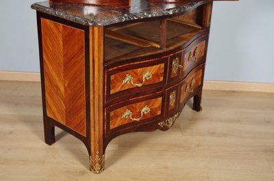 Nicolas-Alexandre Lapie – Commode Louis XV en marqueterie et bronze doré