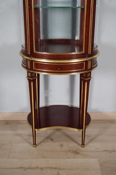 Paul Sormani, vitrine Louis XVI en acajou et bronze doré