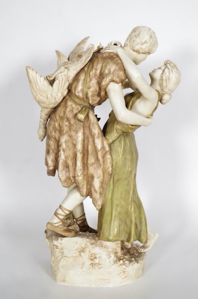 Royal Dux Bohemia - Retour de chasse en porcelaine émaillée polychrome