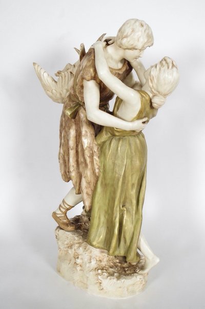 Royal Dux Bohemia - Retour de chasse en porcelaine émaillée polychrome