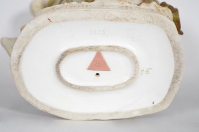 Royal Dux Bohemia - Retour de chasse en porcelaine émaillée polychrome