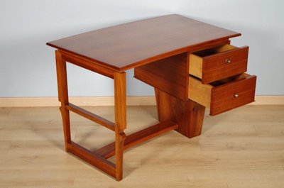 Bureau Art déco en noyer plaqué, vers 1930