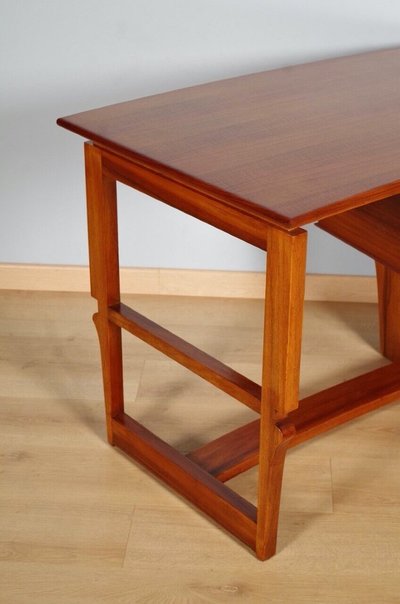 Bureau Art déco en noyer plaqué, vers 1930