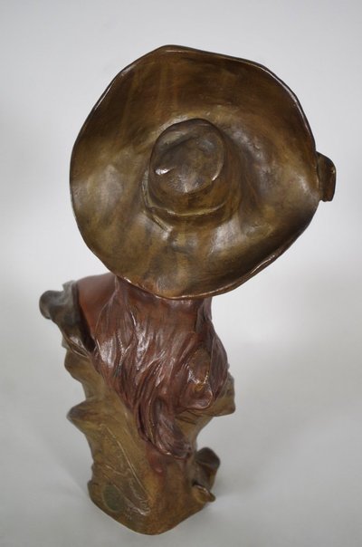 Georges VAN DER STRAETEN: Giovane donna con cappello - Bronzo
