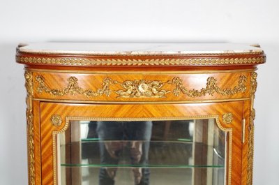 Vitrine style Transition en acajou et bronze doré, vers 1900