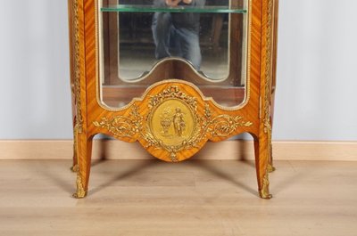 Vitrine style Transition en acajou et bronze doré, vers 1900
