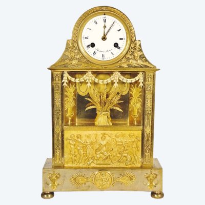 Pendule Empire au Couronnement de Cérès en bronze doré, vers 1810
