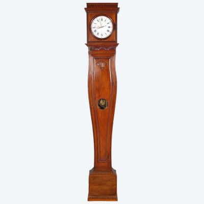 Standuhr im Stil Ludwigs XVI. aus geschnitztem Nussbaumholz, Ende des 18. Jahrhunderts