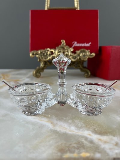 Doppeltes Kristall-Salzgefäß von Baccarat, geschliffenes und verziertes Modell, 20. Jahrhundert