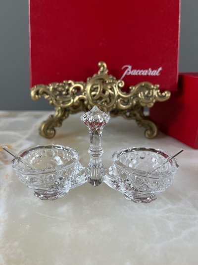 Doppeltes Kristall-Salzgefäß von Baccarat, geschliffenes und verziertes Modell, 20. Jahrhundert