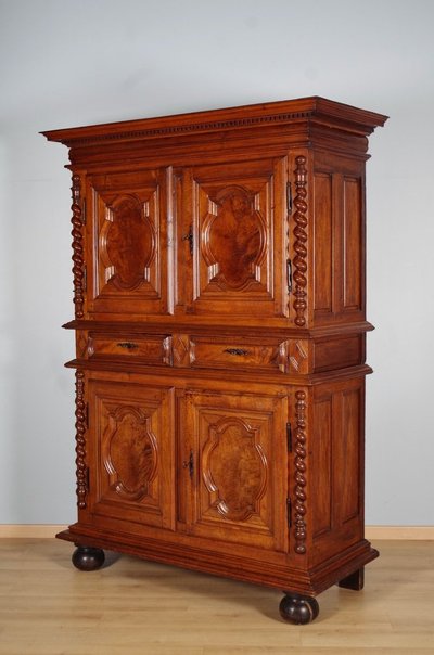 Louis XIII two-section sideboard in walnut, circa 1640