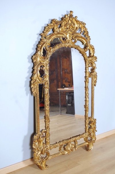 Large Regency-style mirror with gilt-wood frames and a mercury-coated mirror surface, circa 1880