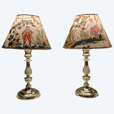Pair of bronze lamps, Height 34 cm