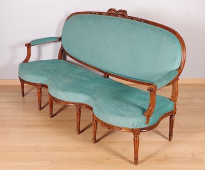 Sofa im Stil Louis XVI., gestempelt Geny, aus geschnitztem Nussbaumholz, um 1780