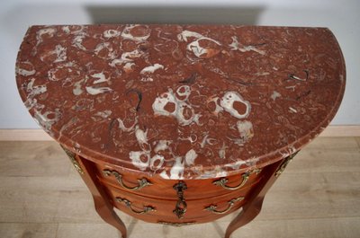 Commode demi-lune Transition en acajou, dans le goût de Mailfert