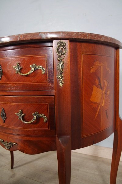 Commode demi-lune Transition en acajou, dans le goût de Mailfert