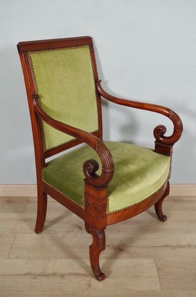 Paire de fauteuils d'époque Restauration en acajou à crosses, vers 1815