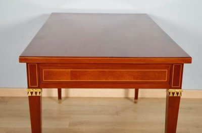 Flacher Schreibtisch im Louis-XVI-Stil aus Mahagoni und Amboina-Maserholz