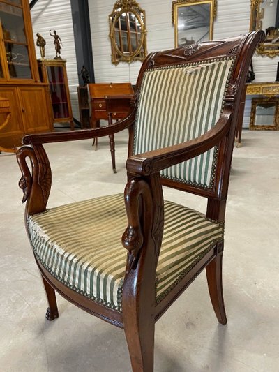 Fauteuil Consulat en acajou sculpté, vers 1795