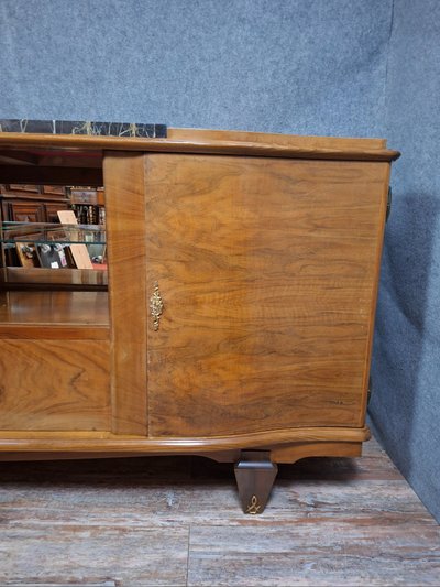 Credenza Art Déco in impiallacciatura di noce fiammato, opera francese degli anni '30.