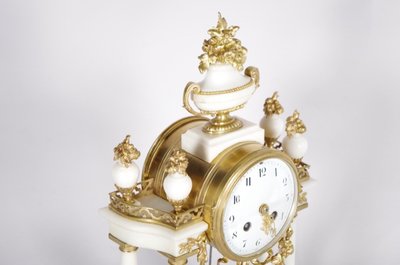 Louis XVI-style clock in marble and gilded bronze, circa 1880