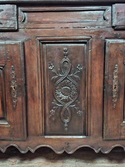 Credenza rustica in stile Luigi XV in legno massello di quercia - XVIII secolo