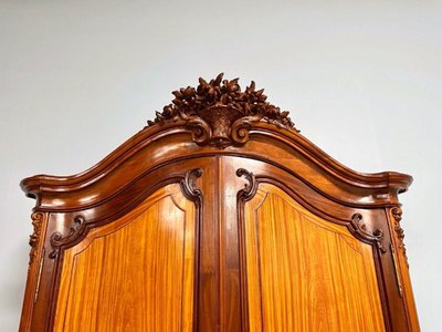 Commode buffet de style Louis XV en acajou et citronnier, vers 1900