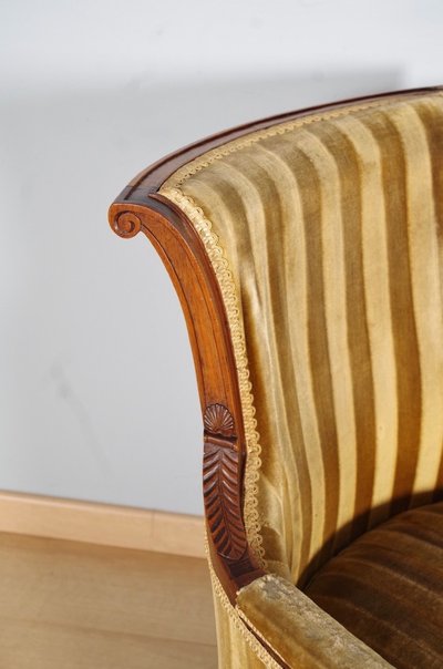 Bergère Directoire en noyer sculpté, époque vers 1795