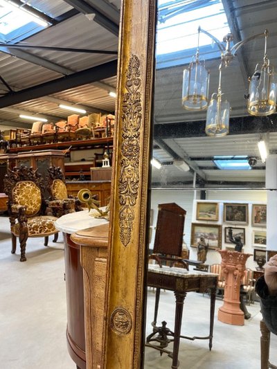 Miroir Empire en bois doré, tain au mercure, vers 1810