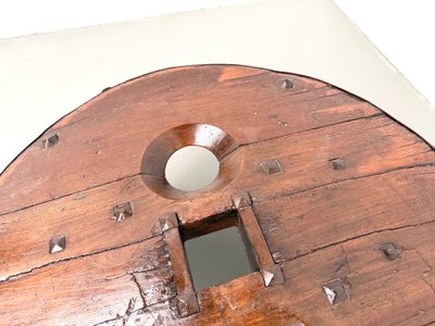 Circular Brutalist coffee table in solid wood – Brazilian Folk Art, 1950s